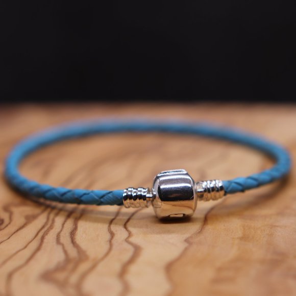 Light Blue Leather Bracelet with Sterling Silver Barrel Clasp - BRAND NEW - Picture 4 of 7